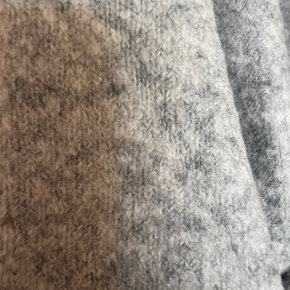 J. Crew Men’s Crewneck Sweater. Charcoal Gray. Super Soft. Like new. XL. - Picture 4 of 6